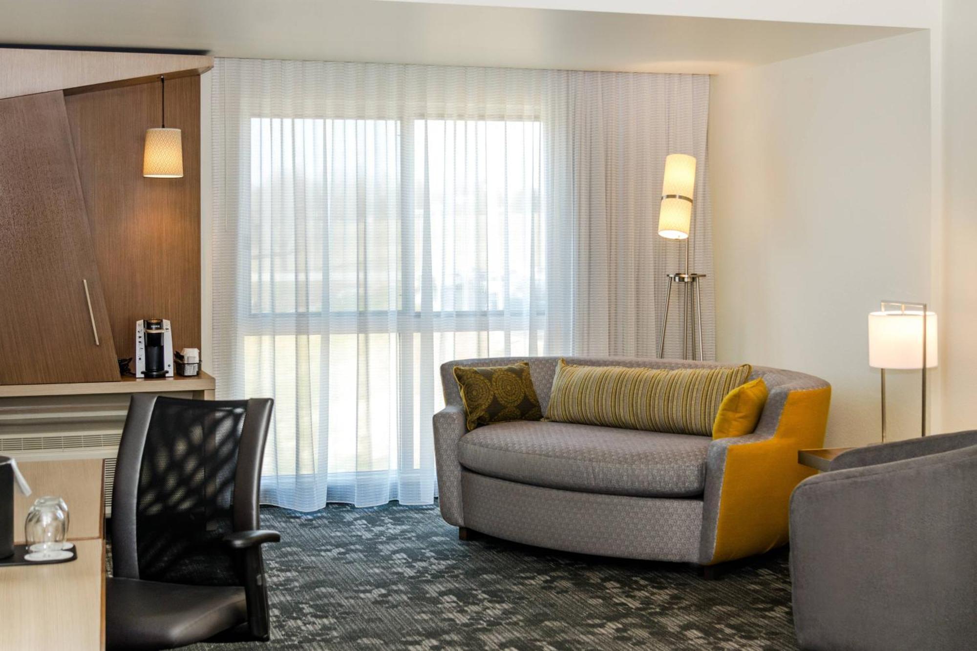 Courtyard By Marriott Somerset Exterior foto